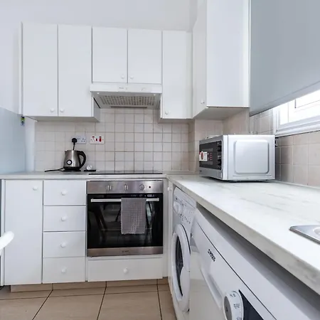 Beautiful 2 Bed In Cyprus Apartment