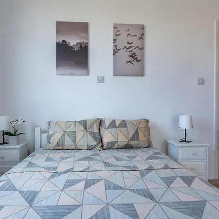 Beautiful 2 Bed In Cyprus Apartment Paphos