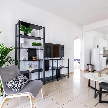 Apartment Beautiful 2 Bed In Cyprus