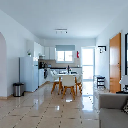 Beautiful 2 Bed In Cyprus Apartment *